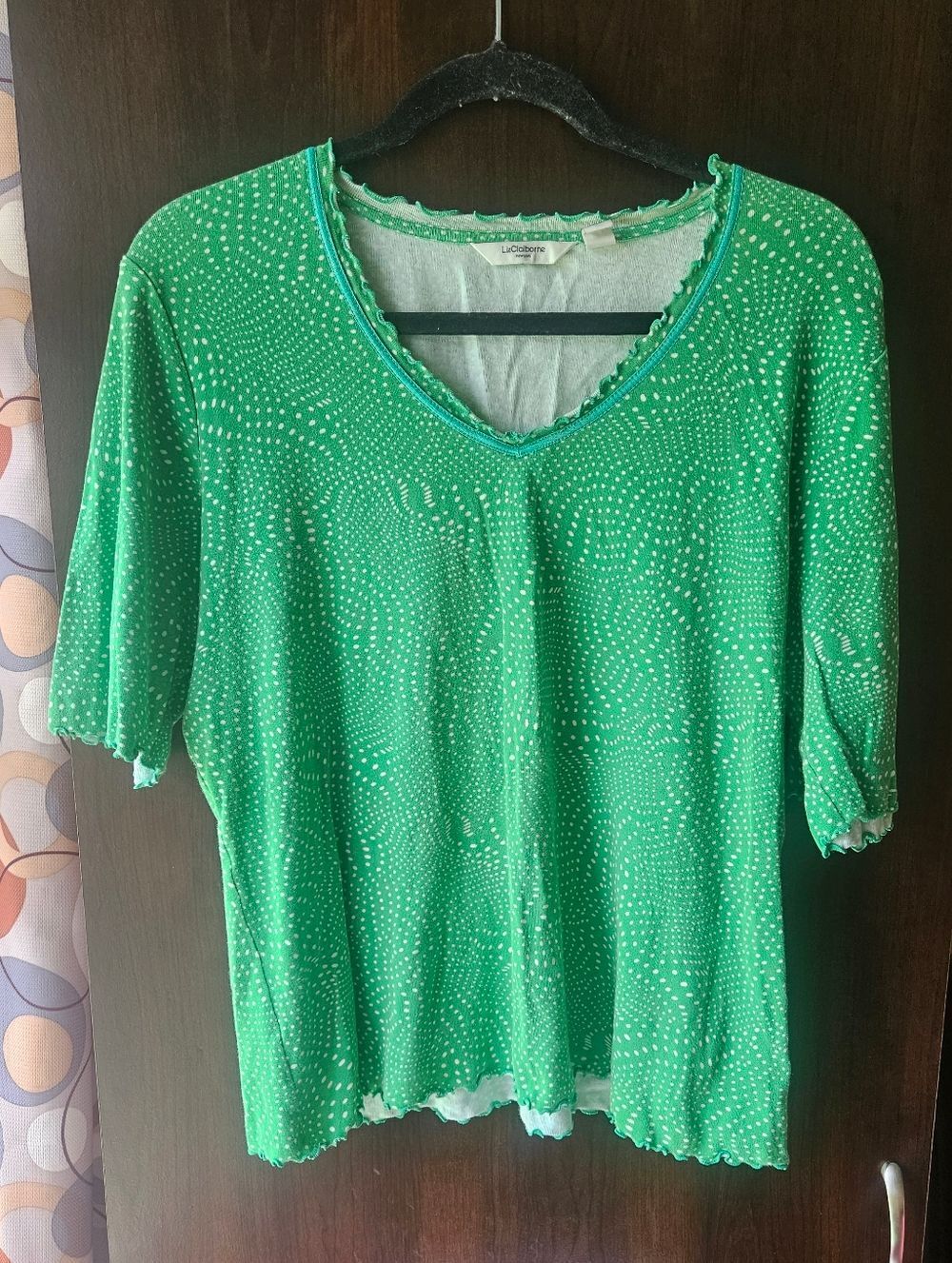 Liz Claiborne Bright Green Dot V-Neck Short Sleeve Top Size XL